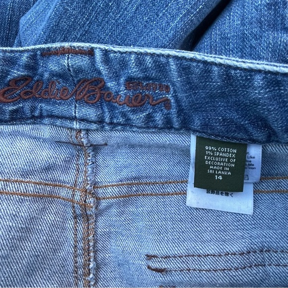 Eddie Bauer Capri Jeans Womens 14 Med Wash Blue Vintage 2009 Comfort plus size - Picture 3 of 16